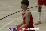 醒醒！杨瀚森篮下背打被吹走步 开场5分钟1中0+2次失误 正负值-8