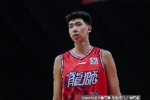 媒体人：徐昕今天真不错 攻防两端存在感很强 他还能继续进步
