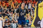互飙！山东外援珀塞尔半场11中6砍18分 广东外援奎因12中6轰19分